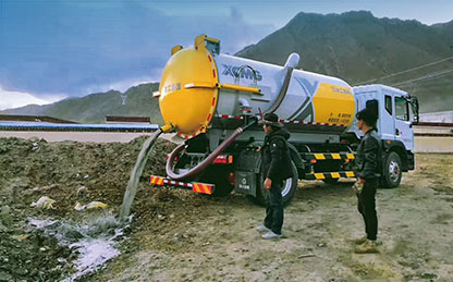 pp电子吸污车在四川成都排污作业