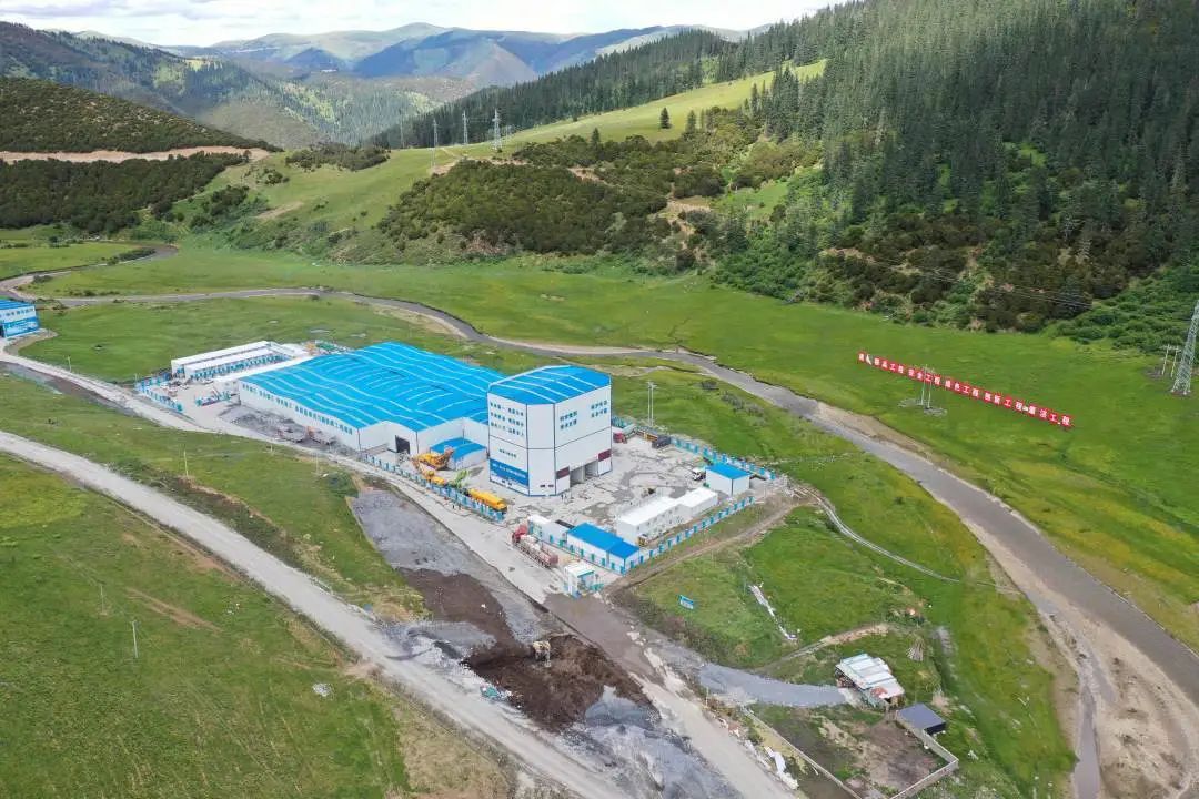“站”立高原！pp电子搅拌站助力川藏线建设！