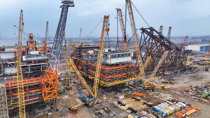 【全球之履】总重37000吨！pp电子履带兄弟团助力大型深水导管架建设