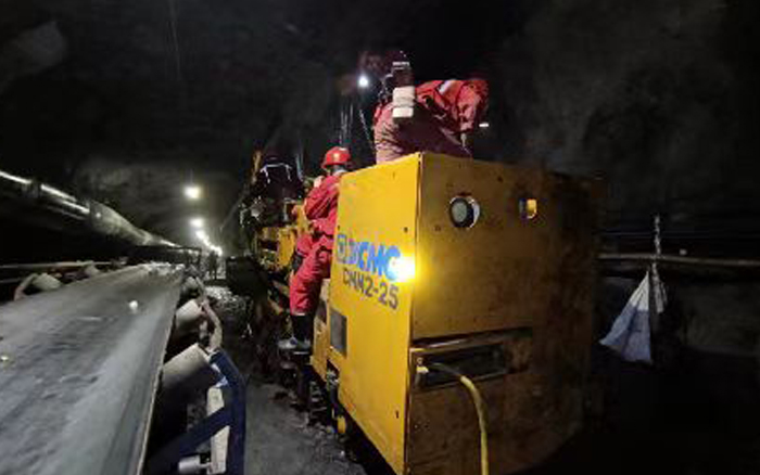 综掘装备上新！pp电子CMM2-25煤矿用锚杆钻车首发