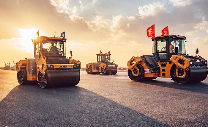 XD135T 压路机：油面施工，，，，，，，智慧先行