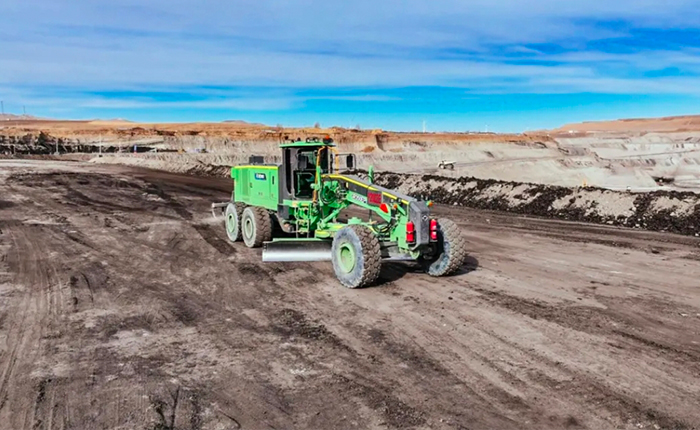 天下首台！矿用大功率纯电动平地机震撼登场。。。。