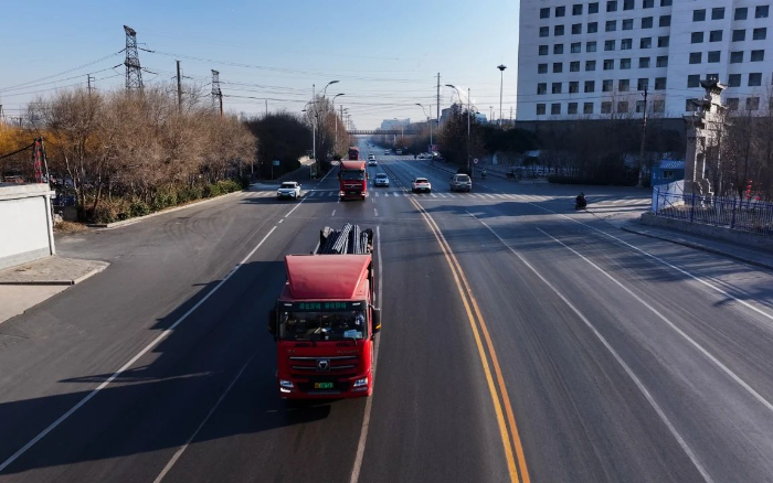 降碳增绿！pp电子新能源重卡携手客户向绿而行