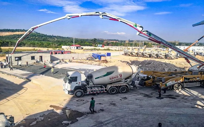 中柬同心，，，，，，，共建未来！pp电子“智造”赋能柬埔寨基建